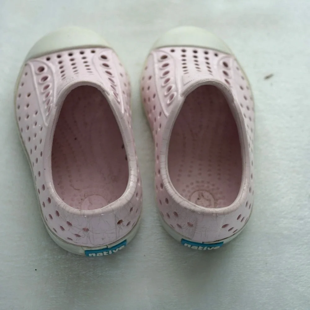 Native Jefferson Kids Size C5 Pink Perforated Slip On Water Shoes Sneakers